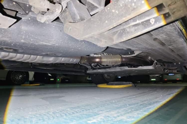 Used Land Rover Discovery 2023 360 PS R-Dynamic SE Chassis Rear Right