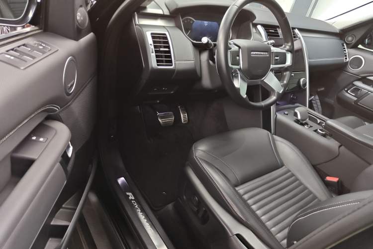 Used Land Rover Discovery 2023 360 PS R-Dynamic S Driver Seat