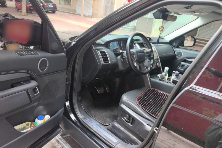 Used Land Rover Discovery 2023 360 PS R-Dynamic S Driver Seat