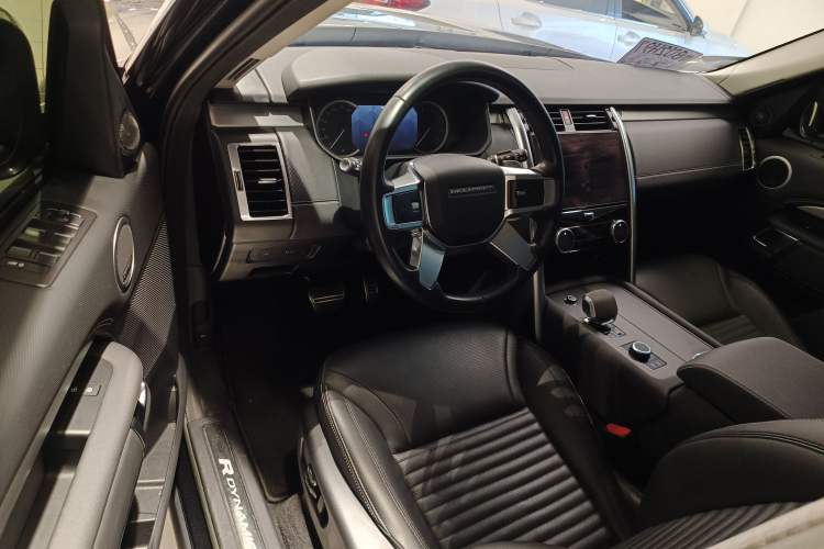 Used Land Rover Discovery 2023 360 PS R-Dynamic S Driver Seat
