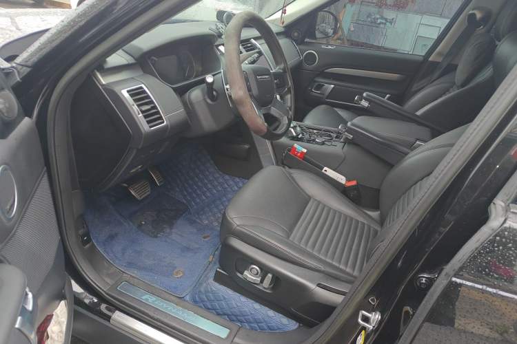 Used Land Rover Discovery 2023 360 PS R-Dynamic S Driver Seat