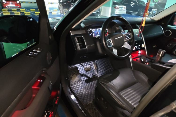 Used Land Rover Discovery 2023 360 PS R-Dynamic S Driver Seat