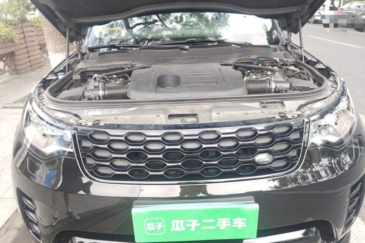 Used Land Rover Discovery 2023 Revised Version 360 PS R-Dynamic S Engine Bay