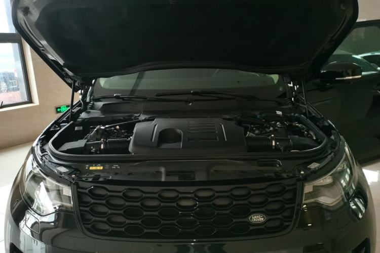 Used Land Rover Discovery 2023 Revised Version 360 PS R-Dynamic S Engine Bay