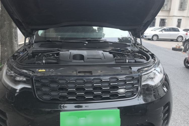 Used Land Rover Discovery 2023 360 PS R-Dynamic S Engine Bay