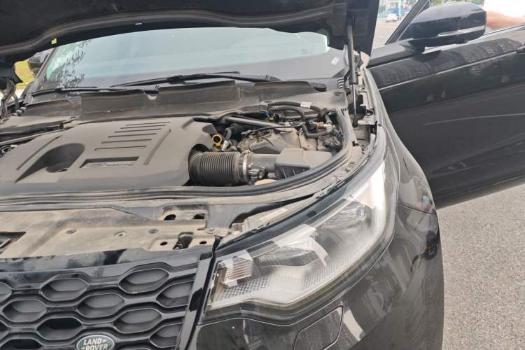 Used Land Rover Discovery 2023 360 PS R-Dynamic SE Engine Bay Left