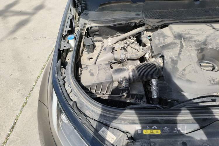 Used Land Rover Discovery 2023 Revised Version 360 PS R-Dynamic S Engine Bay Right
