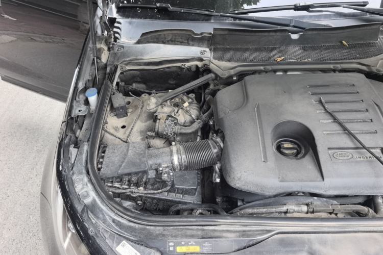 Used Land Rover Discovery 2023 360 PS R-Dynamic S Engine Bay Right