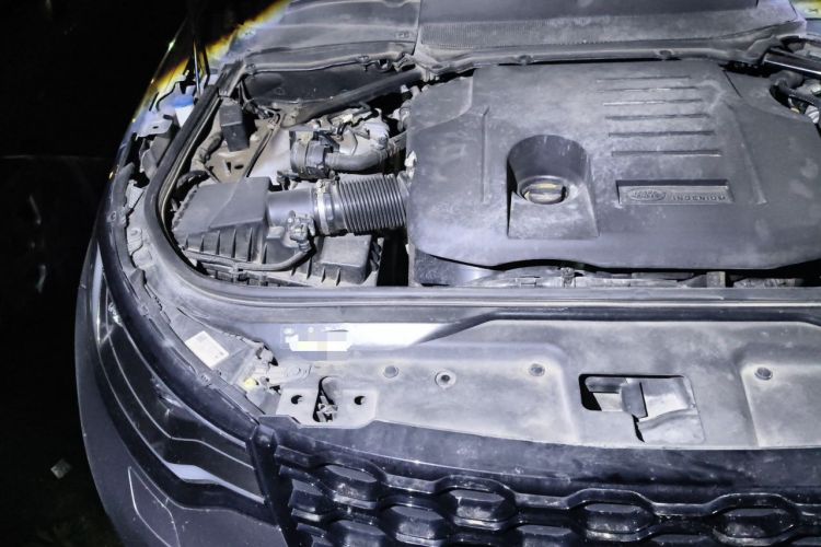Used Land Rover Discovery 2023 360 PS R-Dynamic S Engine Bay Right