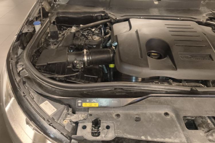 Used Land Rover Discovery 2023 360 PS R-Dynamic S Engine Bay Right