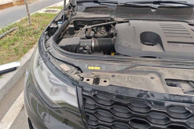 Used Land Rover Discovery 2023 360 PS R-Dynamic SE Engine Bay Right