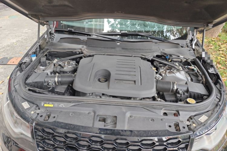 Used Land Rover Discovery 2023 360 PS Metropolitan Edition Engine Bay
