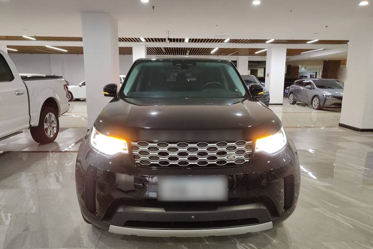 Used Land Rover Discovery 2023 Facelift 300PS S Exterior 1