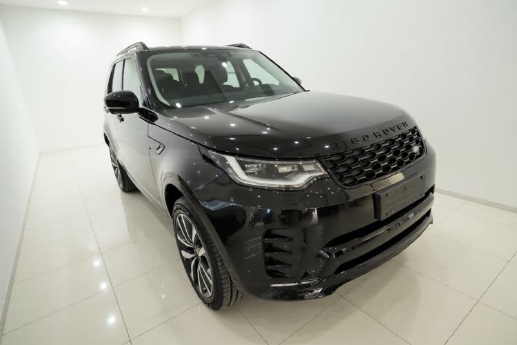 Used Land Rover Discovery 2023 Restyled 360 PS R-Dynamic SE Exterior 1