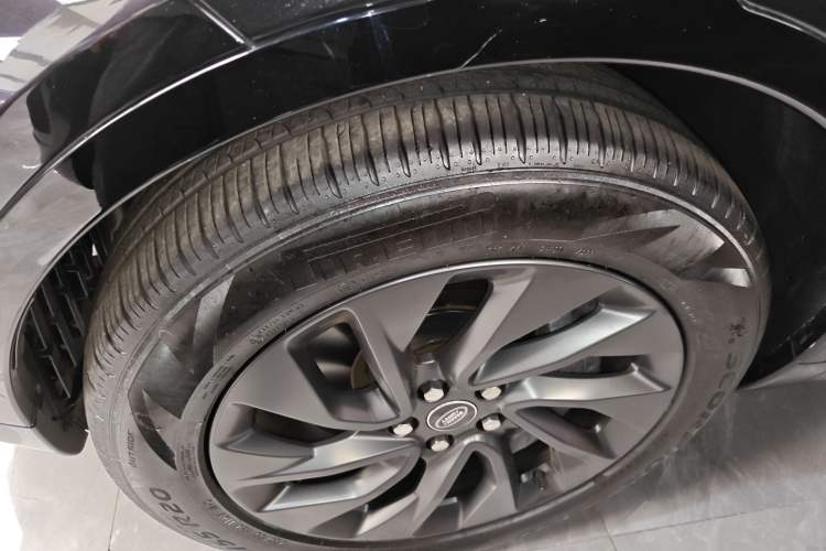 Used Land Rover Discovery 2023 360 PS R-Dynamic S Exterior 4