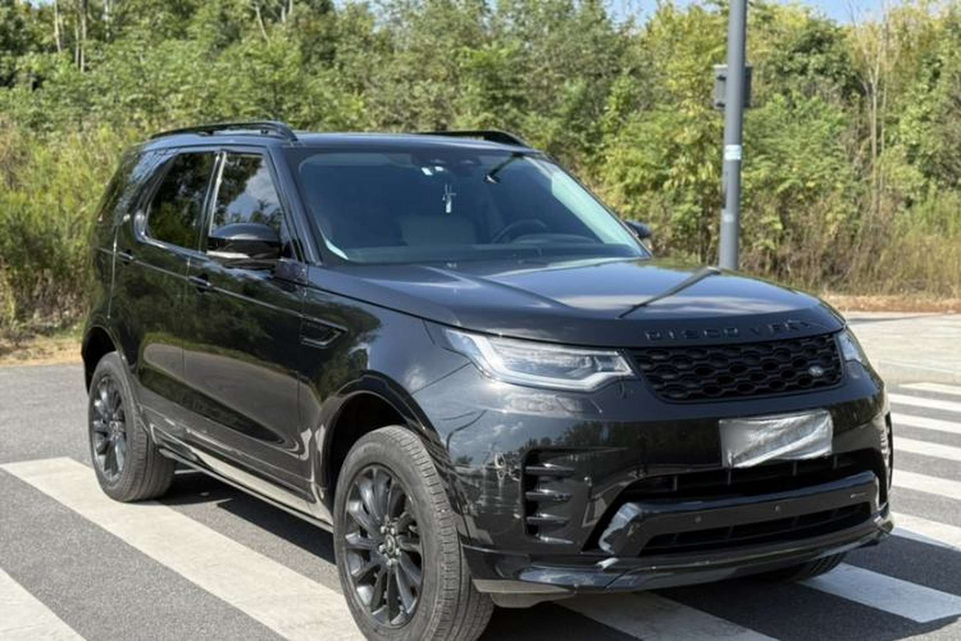 Used Land Rover Discovery 2023 360 PS R-Dynamic S Exterior 5
