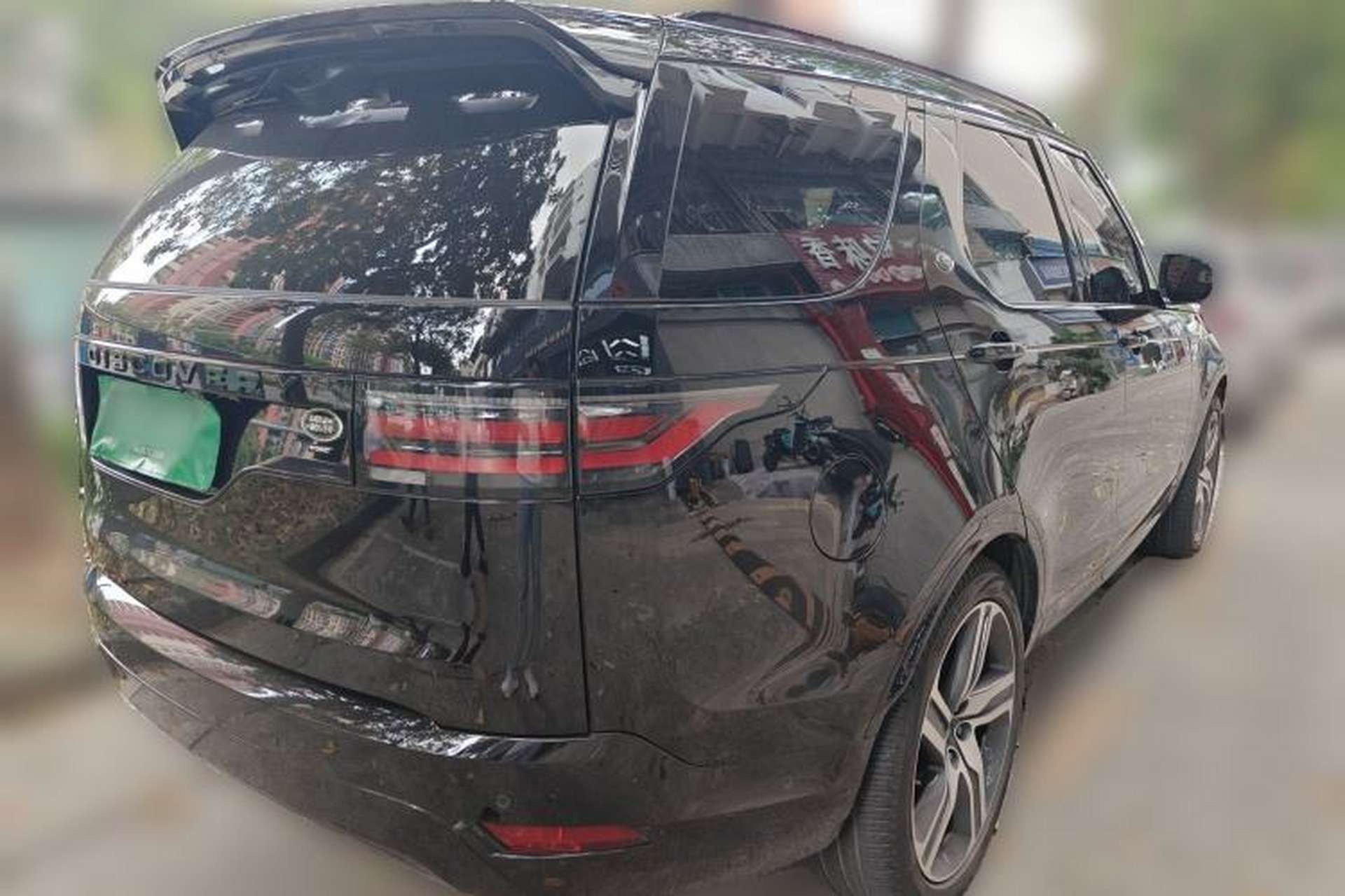 Used Land Rover Discovery 2023 360 PS Metropolitan Edition Exterior 5