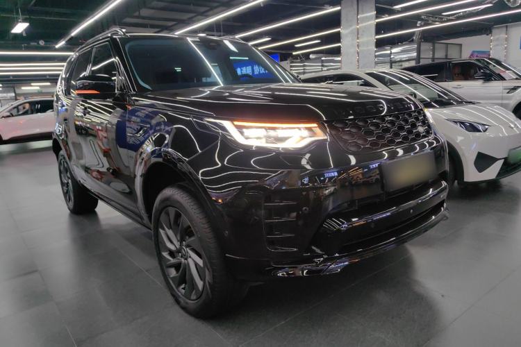 Used Land Rover Discovery 2023 360 PS R-Dynamic S Front Right 45 Deg