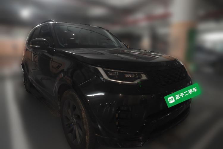 Used Land Rover Discovery 2023 Revised Version 360 PS R-Dynamic S Front Right 45 Deg