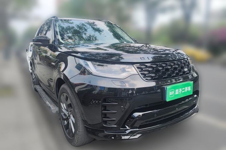 Used Land Rover Discovery 2023 Revised Version 360 PS R-Dynamic S Front Right 45 Deg