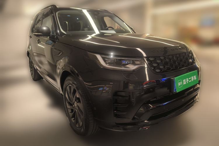 Used Land Rover Discovery 2023 360 PS R-Dynamic S Front Right 45 Deg