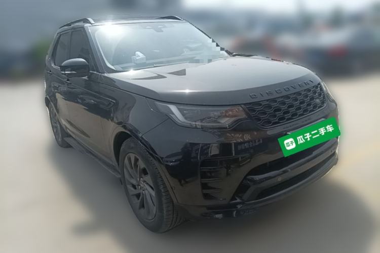 Used Land Rover Discovery 2023 Revised Version 360 PS R-Dynamic S Front Right 45 Deg