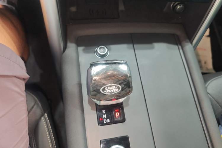 Used Land Rover Discovery 2023 Facelift 300PS S Gear Lever
