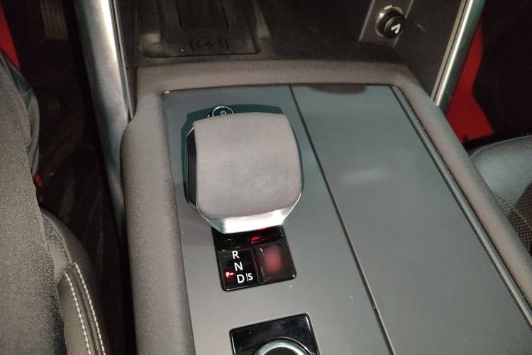 Used Land Rover Discovery 2023 Facelift 300PS S Gear Lever