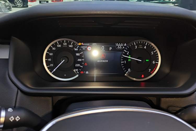 Used Land Rover Discovery 2023 Restyled 360 PS R-Dynamic SE Instrument Cluster