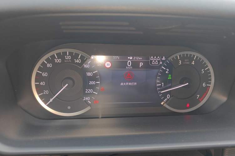 Used Land Rover Discovery 2023 360 PS R-Dynamic S Instrument Cluster