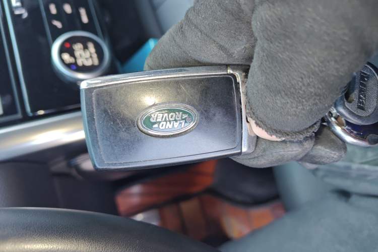 Used Land Rover Discovery 2023 360 PS R-Dynamic S Interior 1