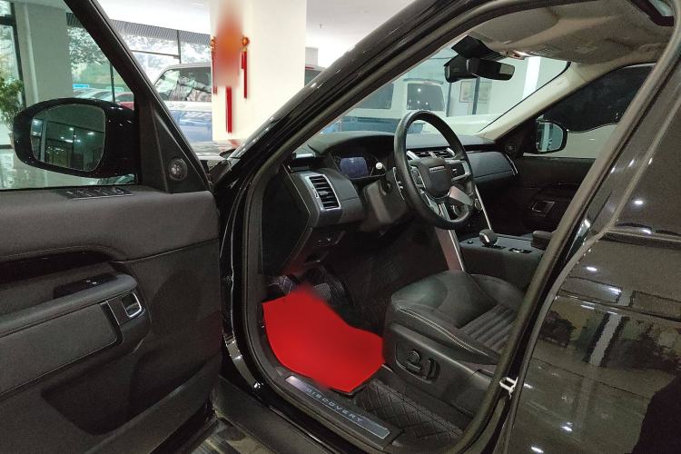Used Land Rover Discovery 2023 Facelift 300PS S Interior 3