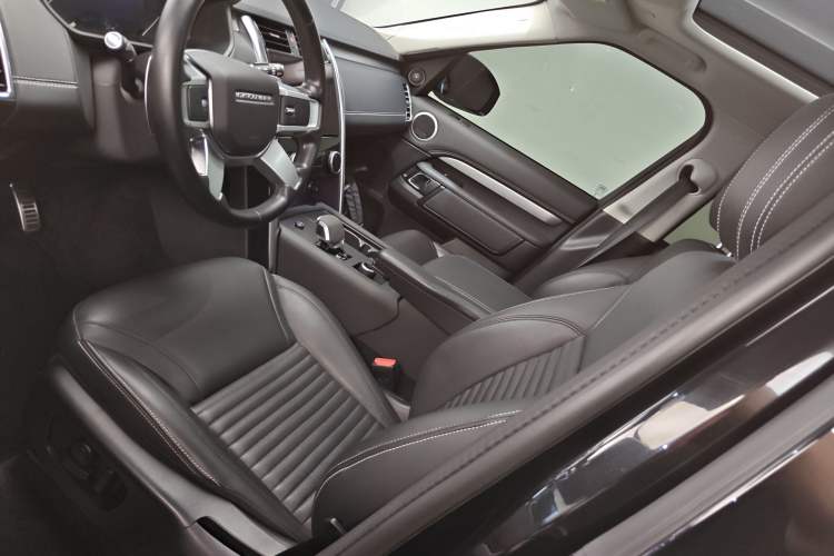 Used Land Rover Discovery 2023 360 PS R-Dynamic S Left Front Seat