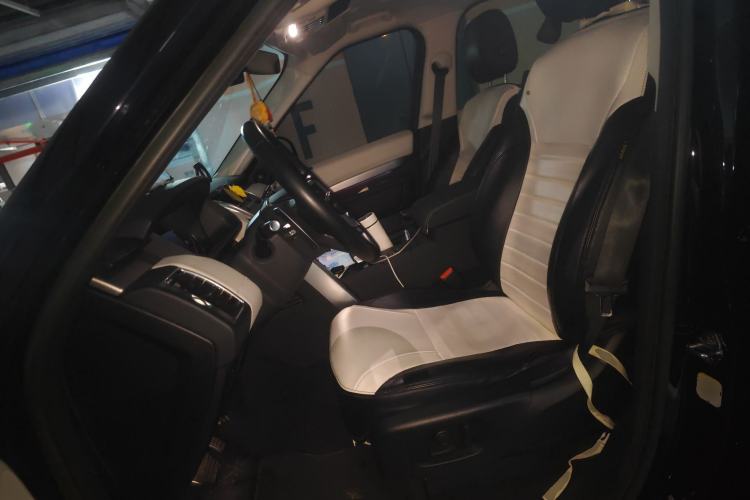 Used Land Rover Discovery 2023 Revised Version 360 PS R-Dynamic S Left Front Seat