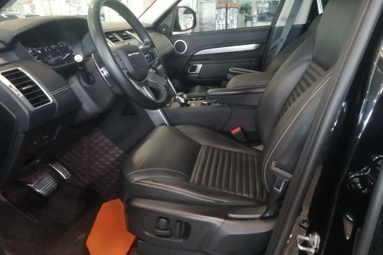 Used Land Rover Discovery 2023 360 PS R-Dynamic S Left Front Seat