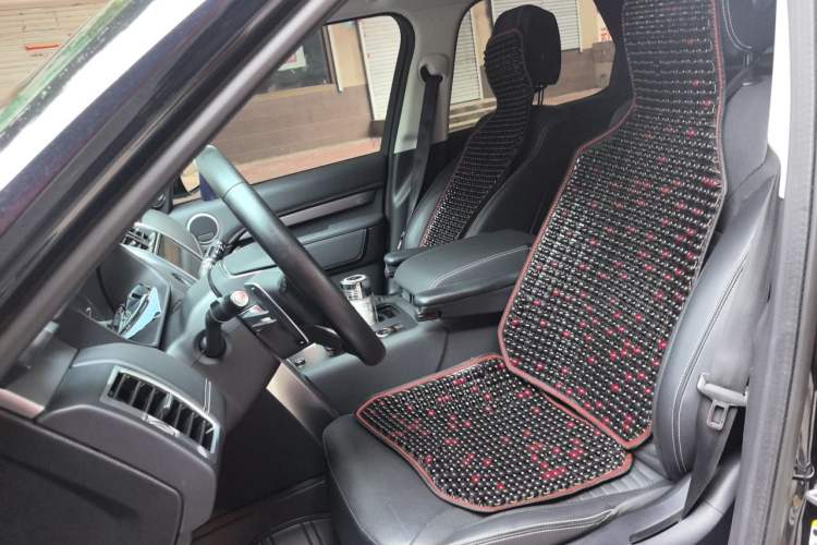 Used Land Rover Discovery 2023 360 PS R-Dynamic S Left Front Seat