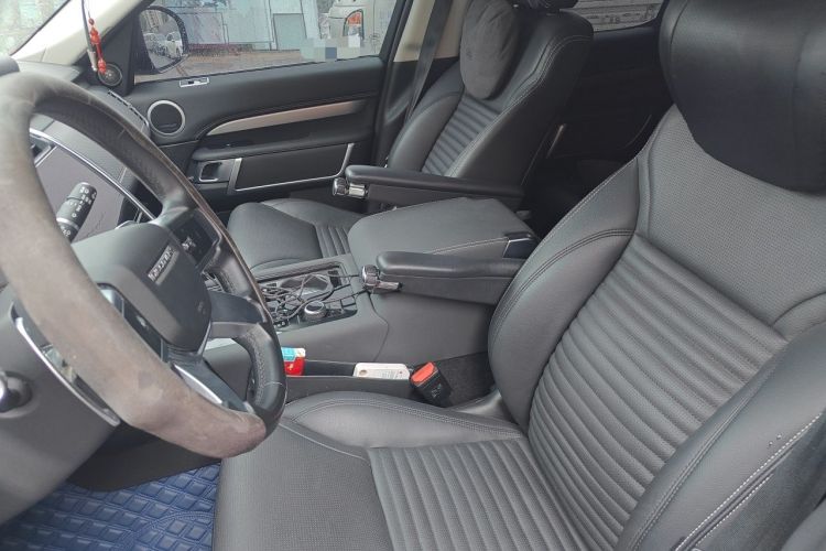 Used Land Rover Discovery 2023 360 PS R-Dynamic S Left Front Seat