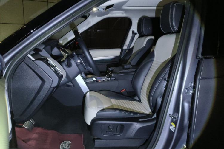 Used Land Rover Discovery 2023 360 PS R-Dynamic S Left Front Seat