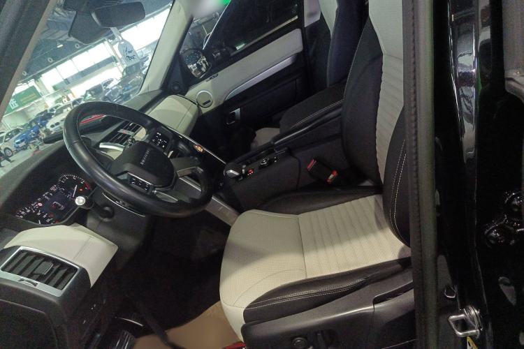 Used Land Rover Discovery 2023 360 PS R-Dynamic S Left Front Seat