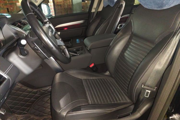 Used Land Rover Discovery 2023 360 PS R-Dynamic S Left Front Seat