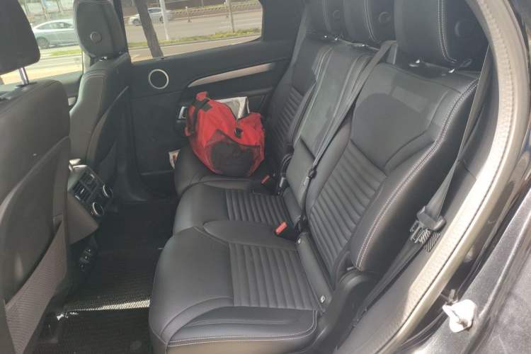 Used Land Rover Discovery 2023 Revised Version 360 PS R-Dynamic S Left Rear Seat