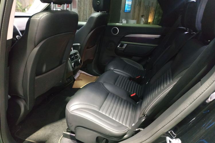 Used Land Rover Discovery 2023 Revised Version 360 PS R-Dynamic S Left Rear Seat