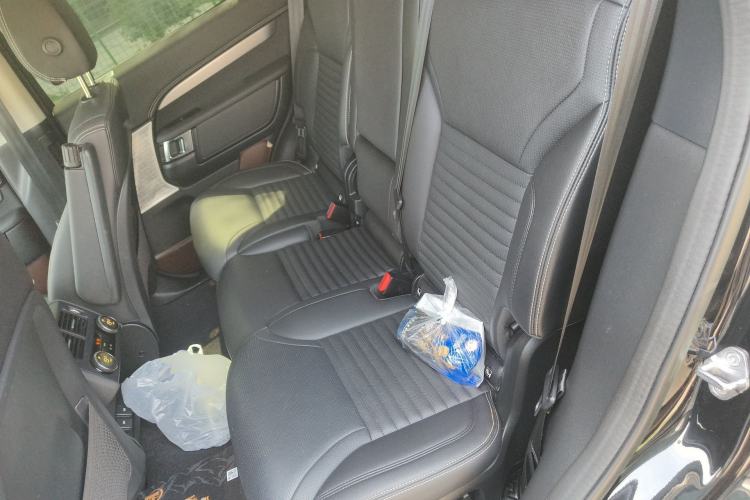 Used Land Rover Discovery 2023 Revised Version 360 PS R-Dynamic S Left Rear Seat