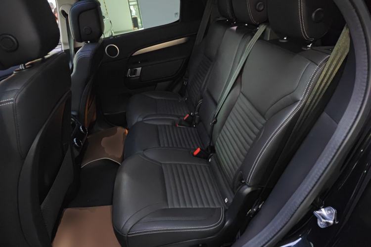 Used Land Rover Discovery 2023 Restyled 360 PS R-Dynamic SE Left Rear Seat
