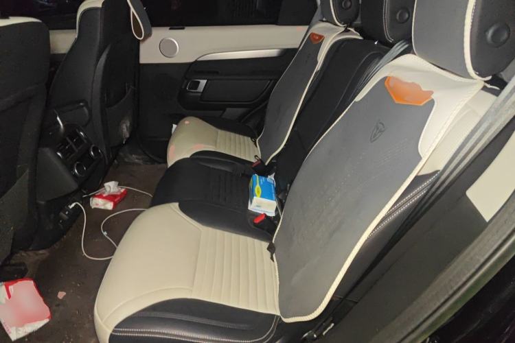 Used Land Rover Discovery 2023 Revised Version 360 PS R-Dynamic S Left Rear Seat