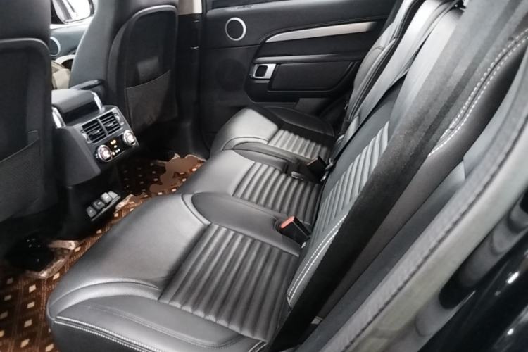 Used Land Rover Discovery 2023 Revised Version 360 PS R-Dynamic S Left Rear Seat