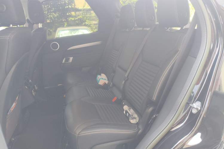 Used Land Rover Discovery 2023 Revised Version 360 PS R-Dynamic S Left Rear Seat