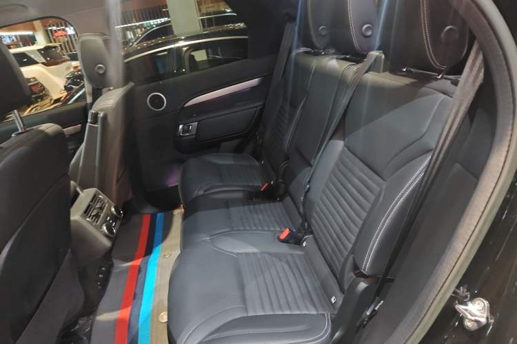 Used Land Rover Discovery 2023 360 PS R-Dynamic SE Left Rear Seat