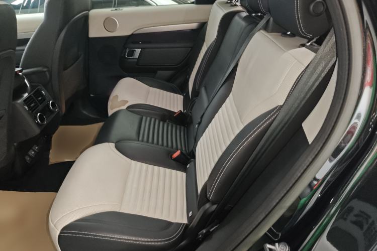 Used Land Rover Discovery 2023 Revised Version 360 PS R-Dynamic S Left Rear Seat