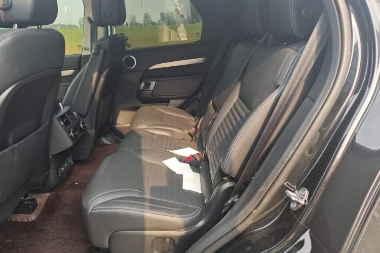 Used Land Rover Discovery 2023 360 PS R-Dynamic SE Left Rear Seat